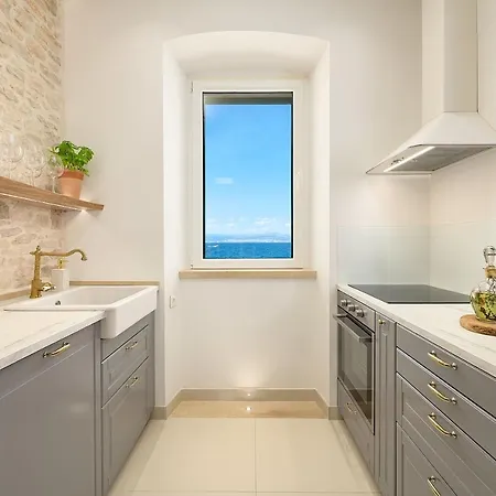 Seafront North House