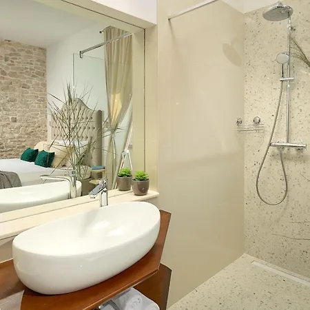 Seafront North House Villa Sutivan