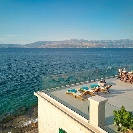 Seafront North House Villa