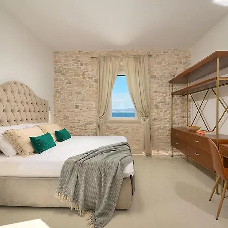 Seafront North House