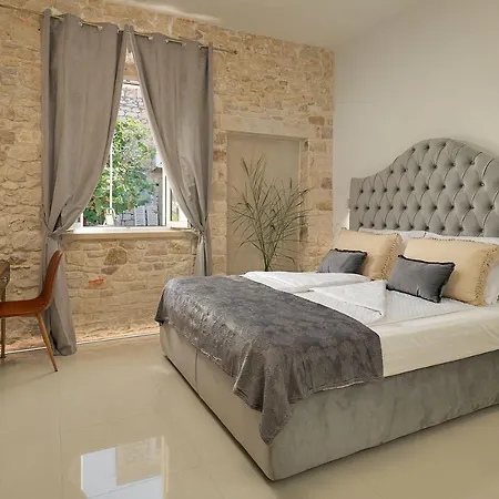 Seafront North House * Sutivan