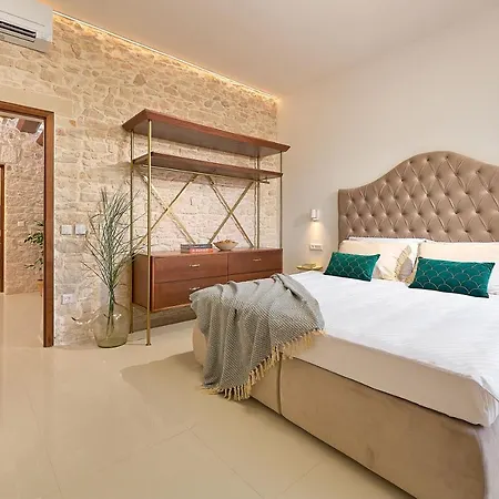 Seafront North House Villa *