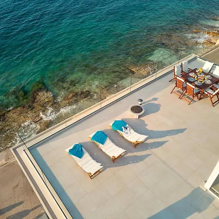 Seafront North House Villa