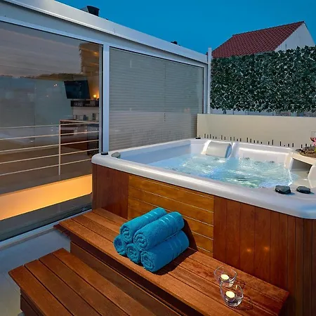 Villa Seafront North House Sutivan