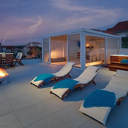 Seafront North House Villa Sutivan