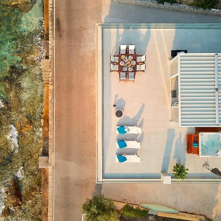 Seafront North House Villa Sutivan