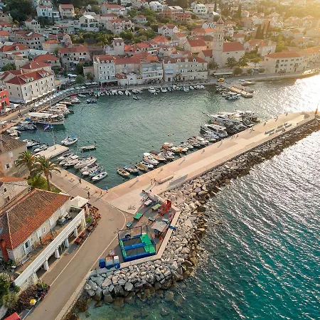 Seafront North House * Sutivan