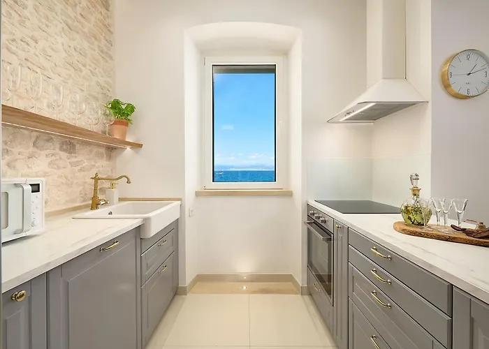 Seafront North House