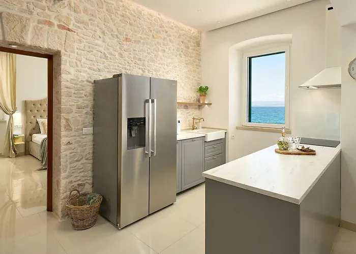 Seafront North House * Sutivan