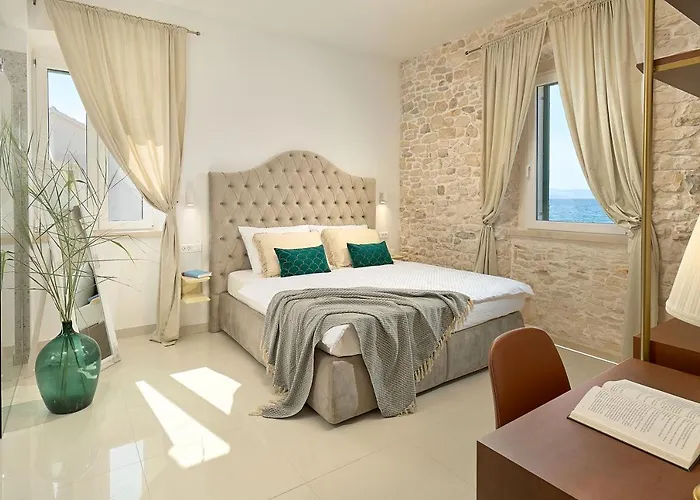 Seafront North House *