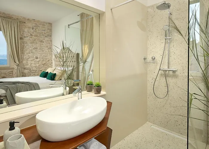 Seafront North House Villa Sutivan