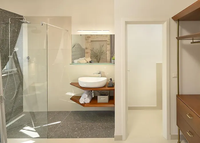 Seafront North House