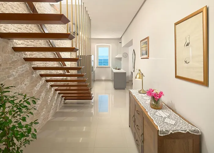 Seafront North House Villa *