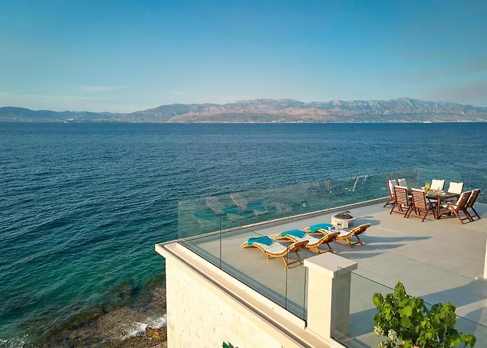 Seafront North House Villa