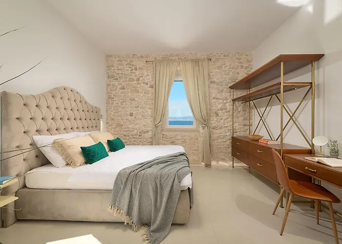 Seafront North House