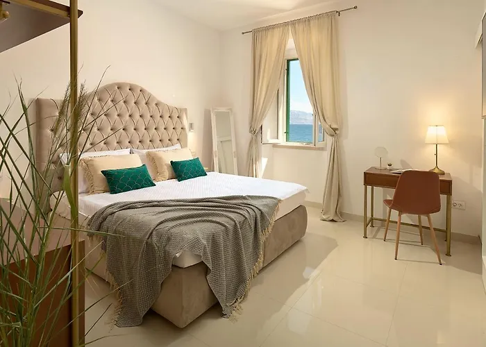 Seafront North House