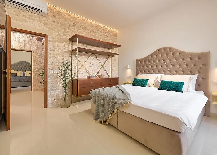 Seafront North House Villa *