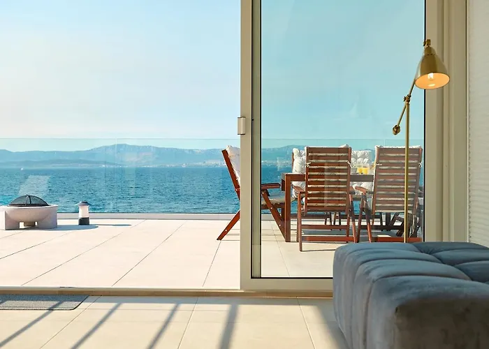 Seafront North House Sutivan