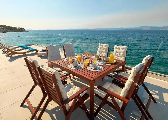 Seafront North House Villa *