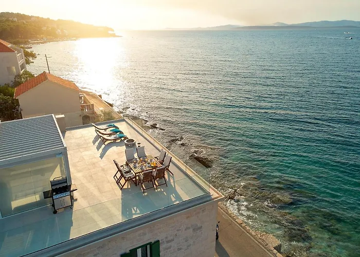 Villa Seafront North House