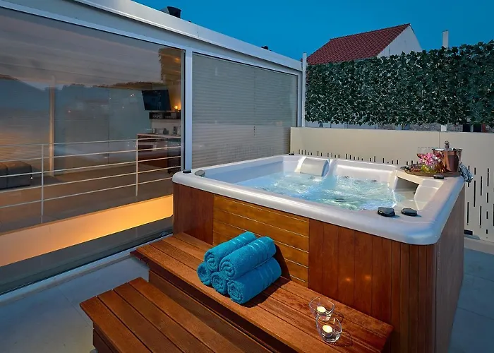 Villa Seafront North House Sutivan