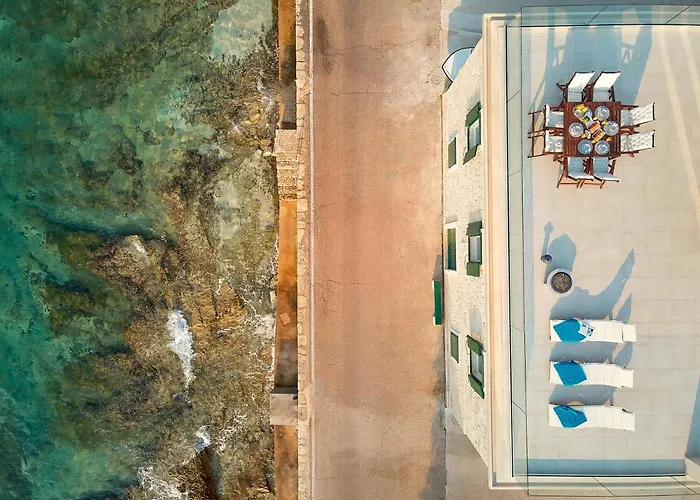 Seafront North House Villa Sutivan