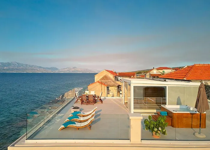 Seafront North House * Sutivan