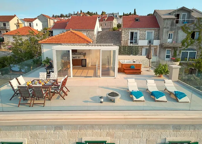 Seafront North House Sutivan