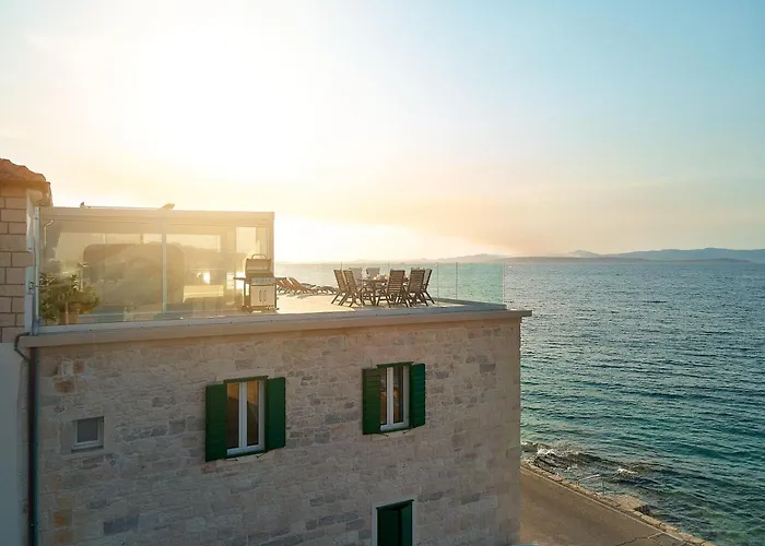 Seafront North House Sutivan