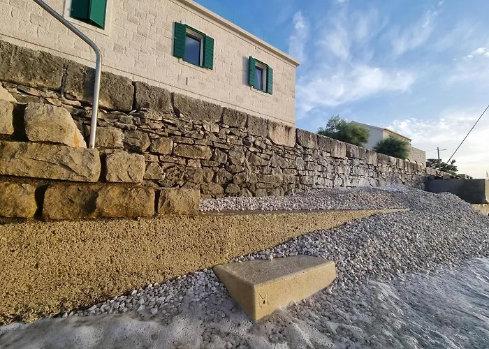 Seafront North House Villa *