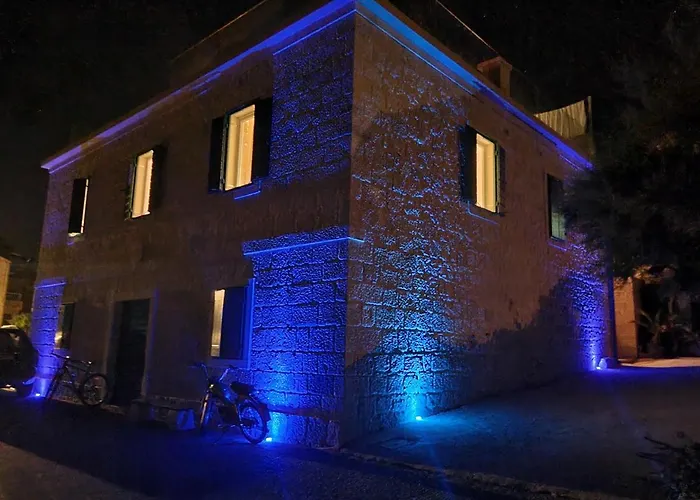 Seafront North House Villa Sutivan