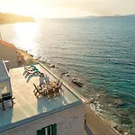 וילה Seafront North House